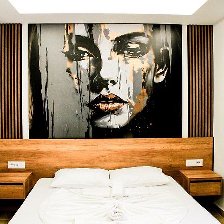 Fori'S Rooms Himara Kültér fotó